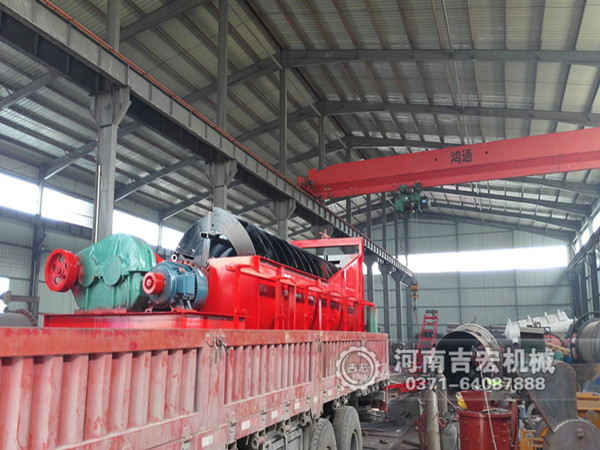 螺旋洗石機(jī)、移動(dòng)輸送機(jī)發(fā)往東北